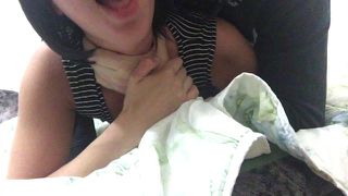 Adora se fait baiser hardcore et elle kiff